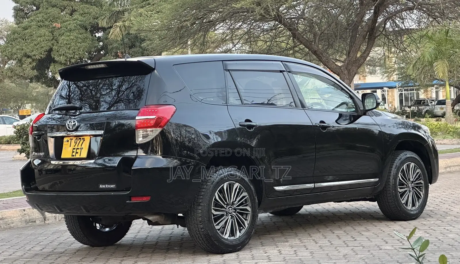 Toyota Vanguard 2011 Black