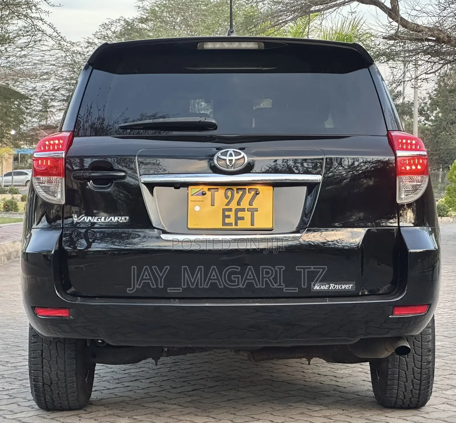 Toyota Vanguard 2011 Black