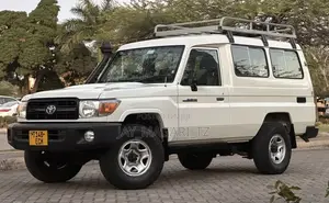 Toyota Land Cruiser 2022 White
