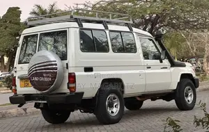Toyota Land Cruiser 2022 White
