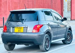 Toyota IST 2005 Gray
