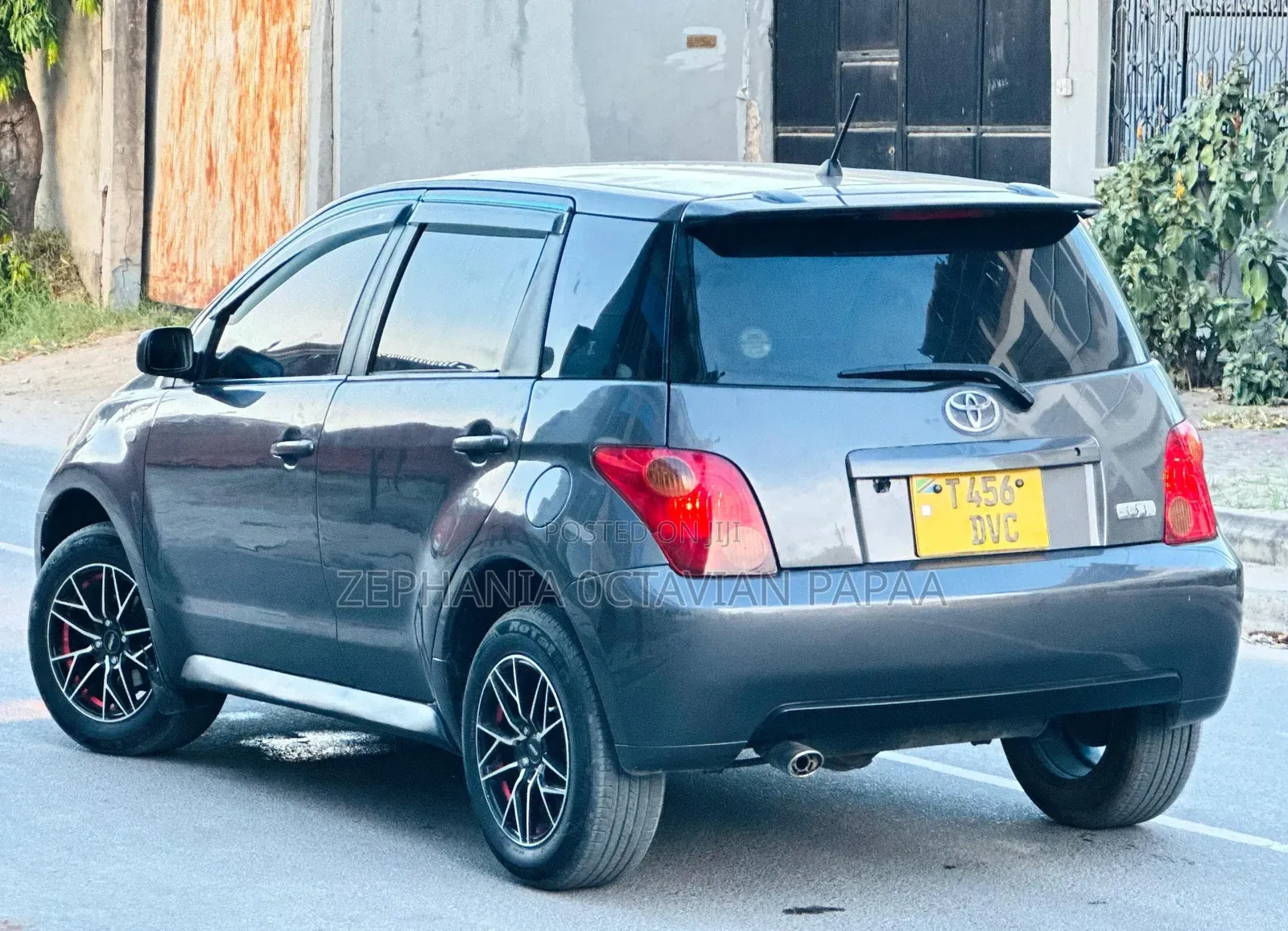 Toyota IST 2005 Gray