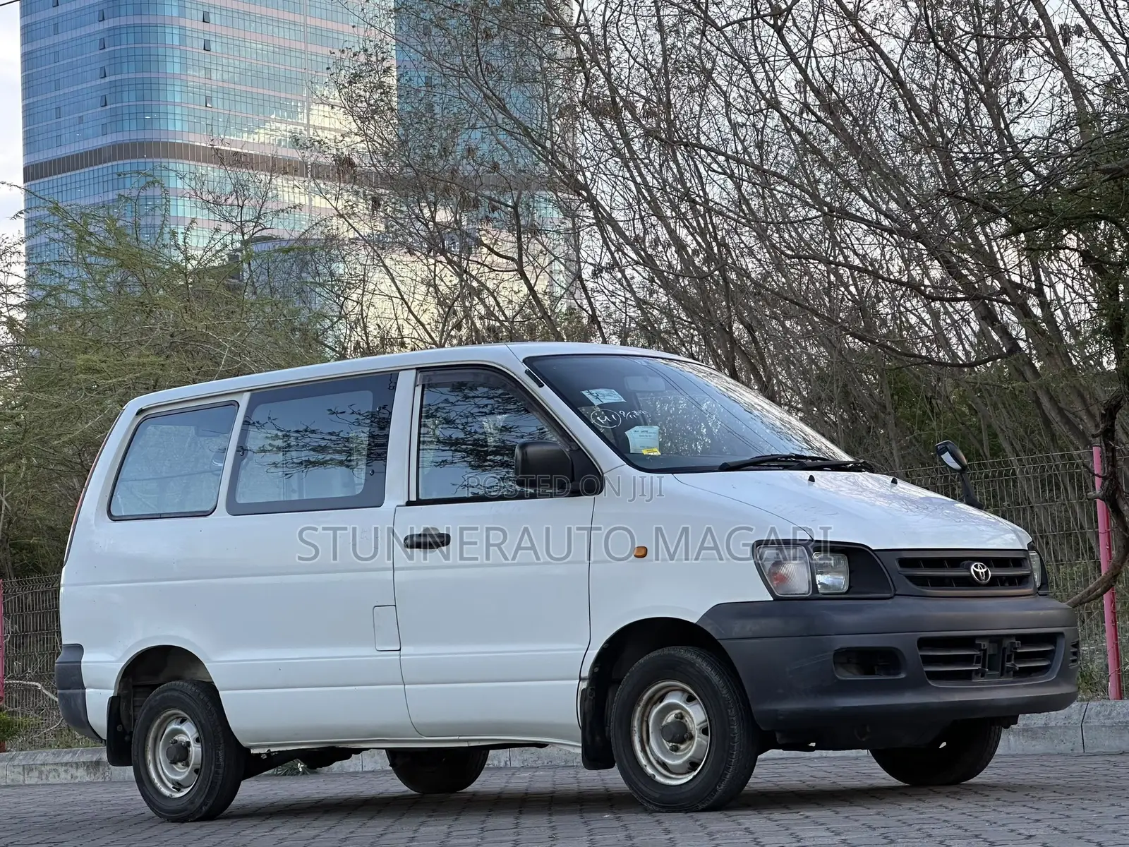 Toyota LiteAce Noah 2001 White