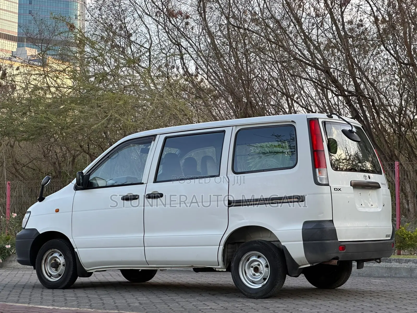 Toyota LiteAce Noah 2001 White