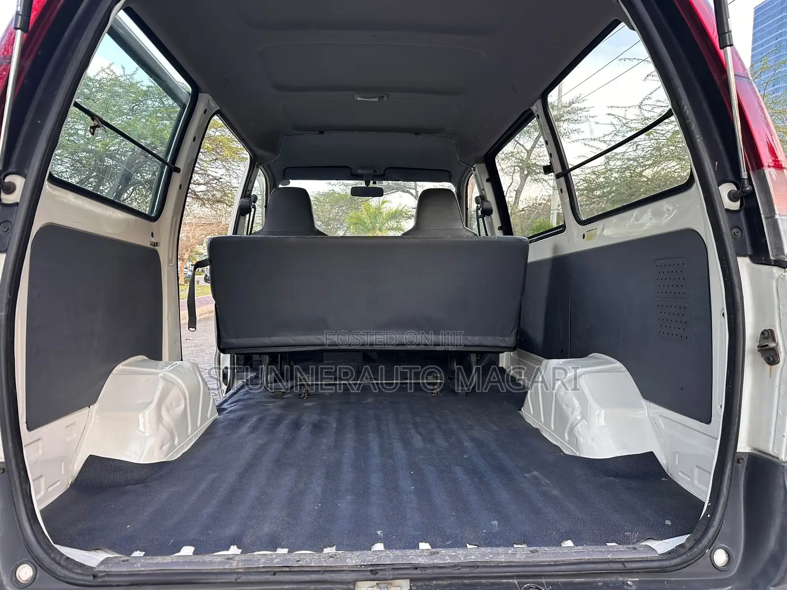 Toyota LiteAce Noah 2001 White