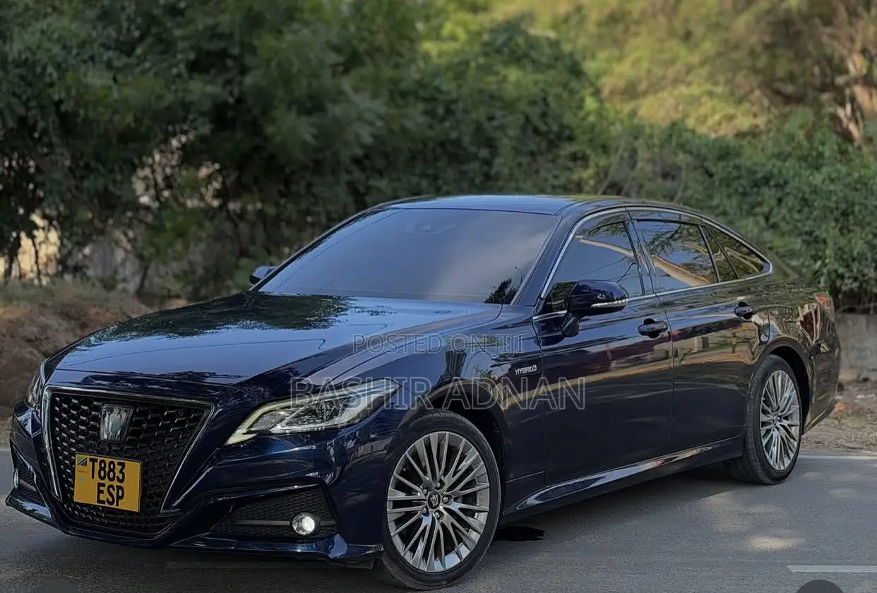 Toyota Crown 2019 Blue