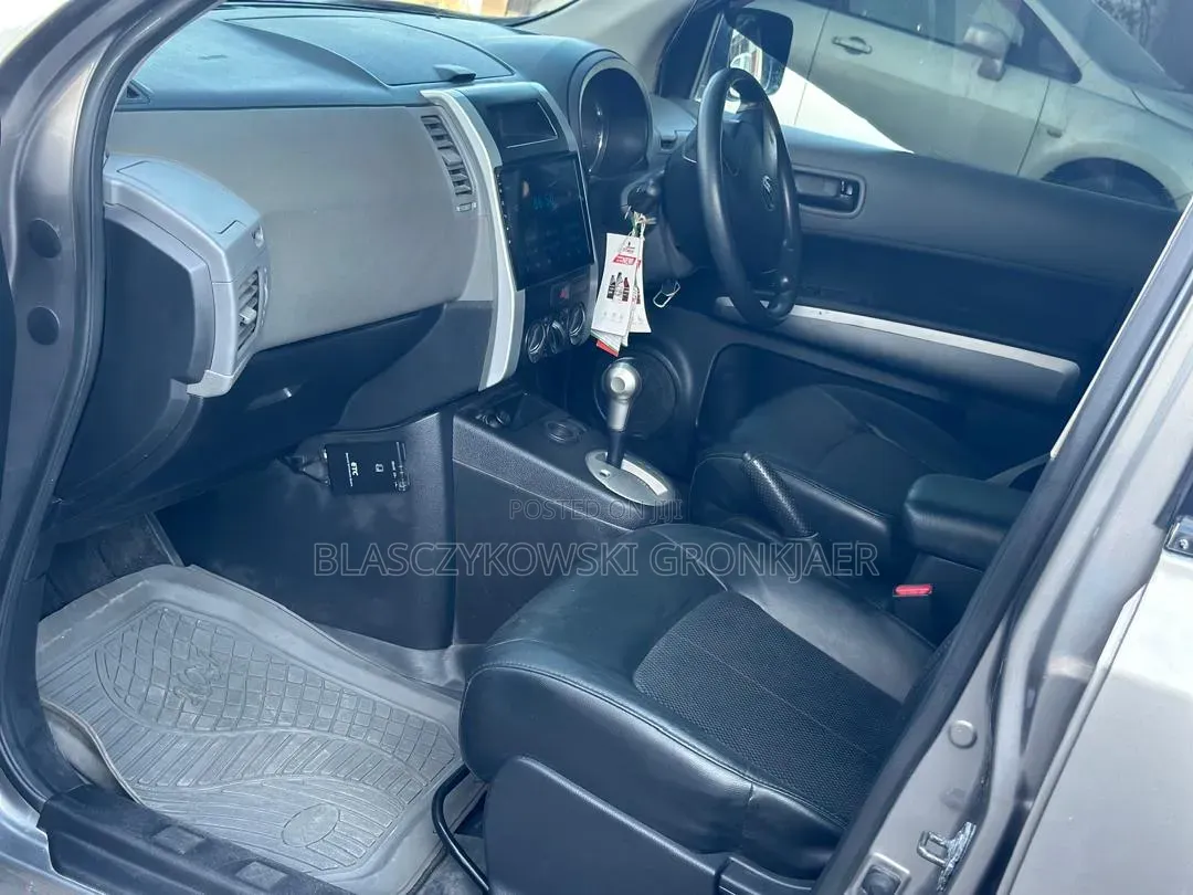 Toyota Noah 2.0 143hp AWD (7 Seater) 2010 Black