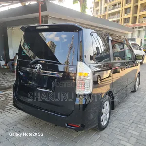 Toyota Noah 2009 Black