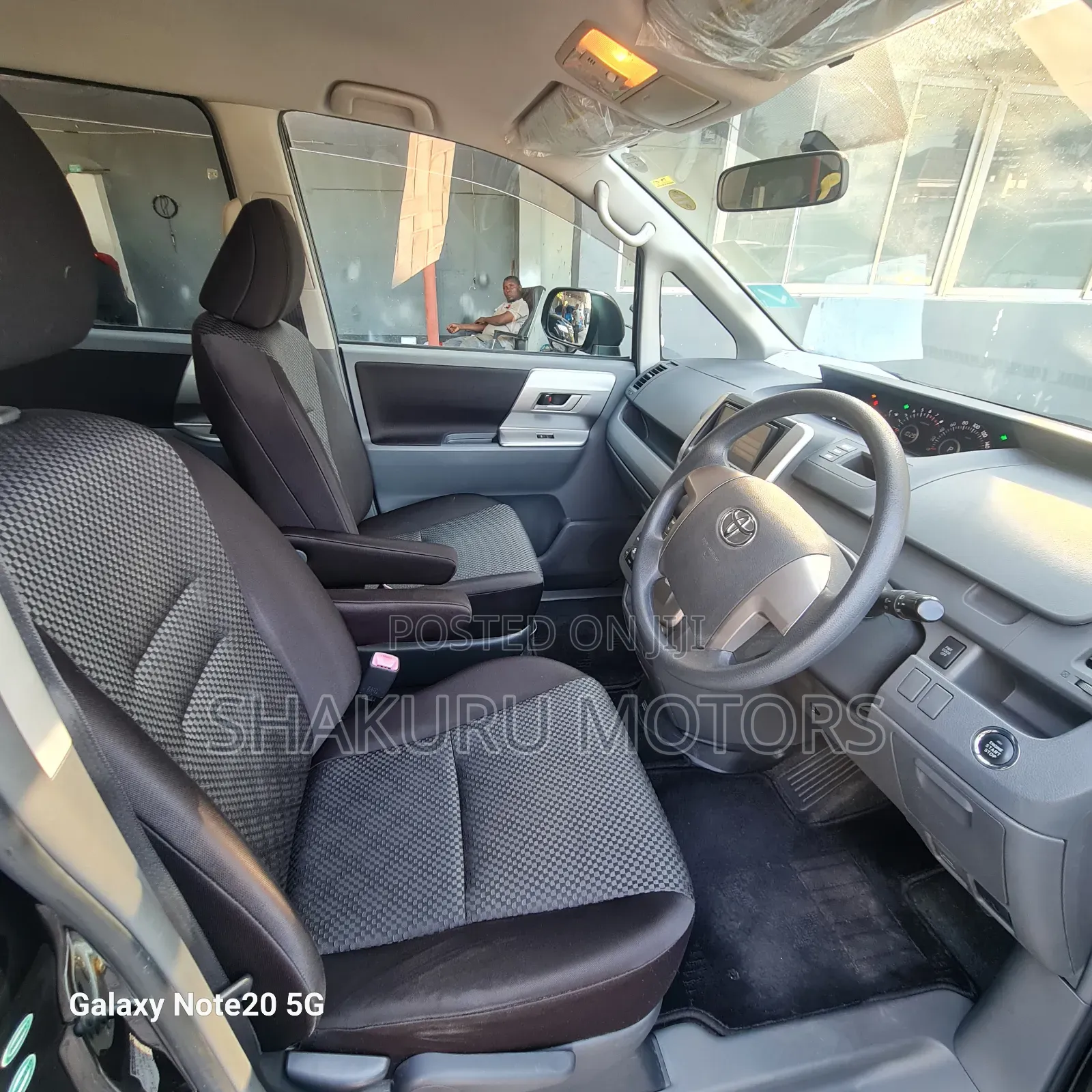 Toyota Noah 2009 Black