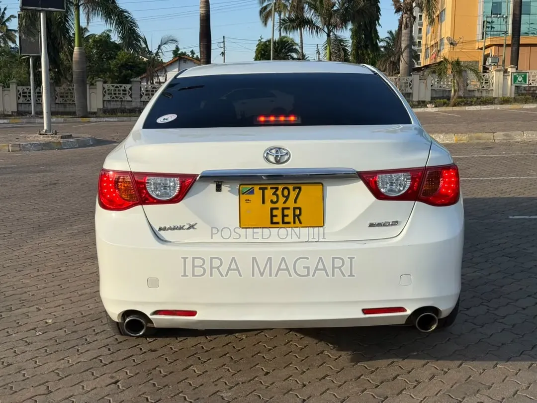 Toyota Mark X 2.5 AWD 2010 White