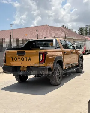 New Toyota Hilux 2026 Orange