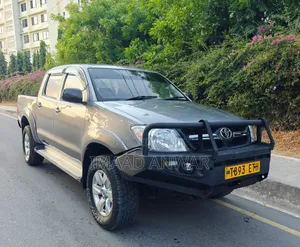 Toyota Hilux 2.5 D-4D SRX 2011 Silver