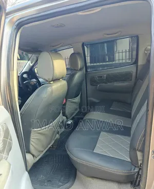 Toyota Hilux 2.5 D-4D SRX 2011 Silver