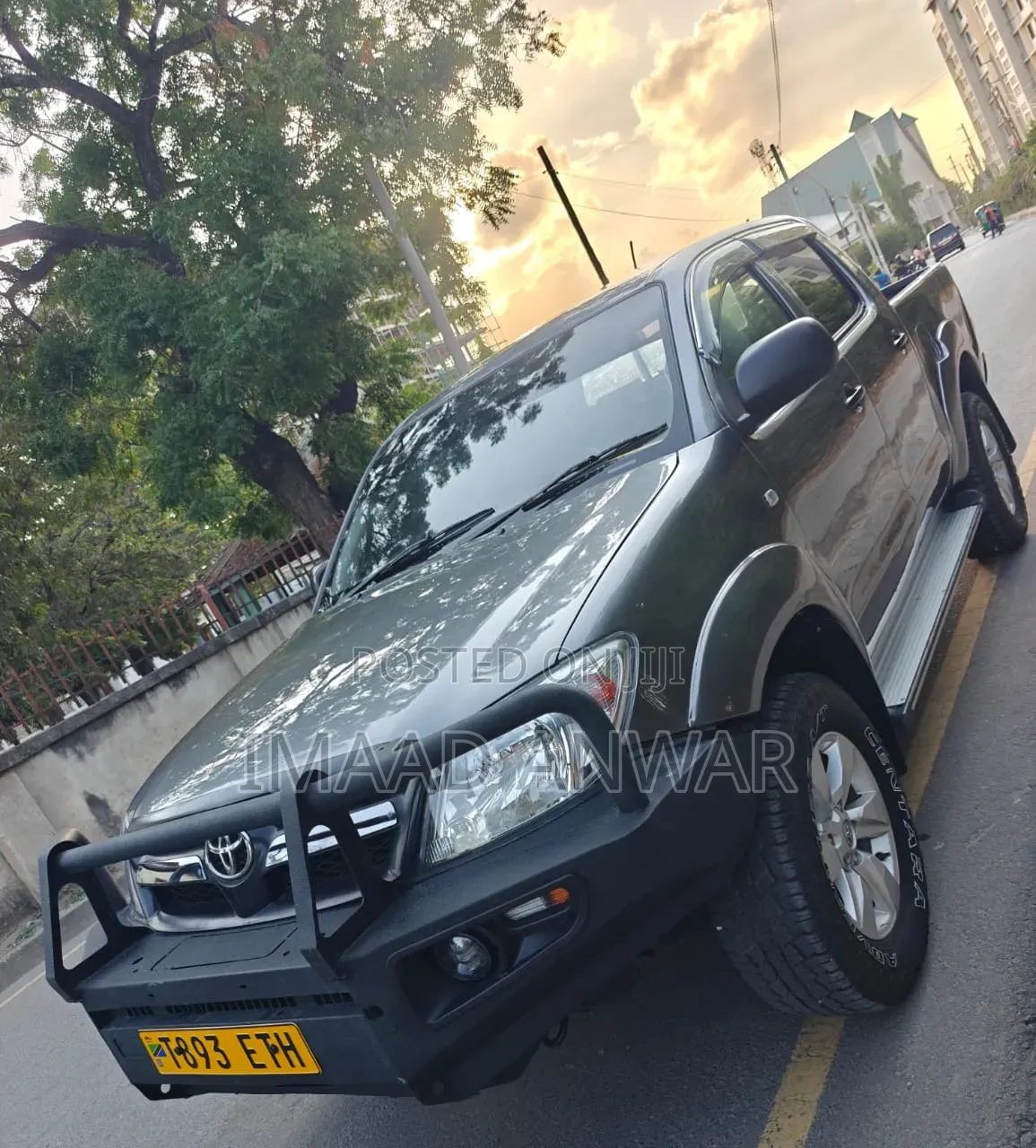 Toyota Hilux 2.5 D-4D SRX 2011 Silver