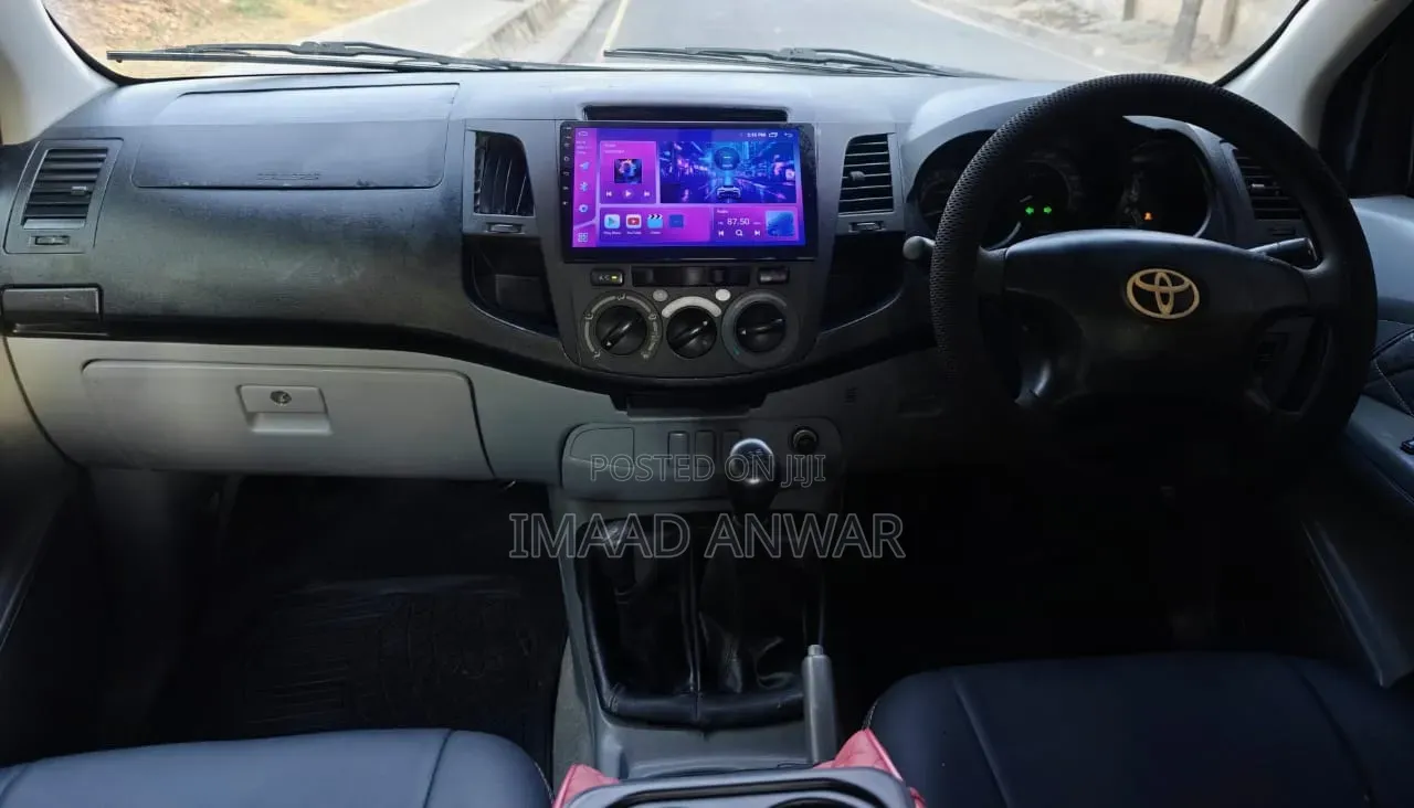 Toyota Hilux 2.5 D-4D SRX 2011 Silver