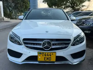 Mercedes-Benz C200 2014 Pearl