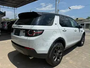Land Rover Discovery 2019 White