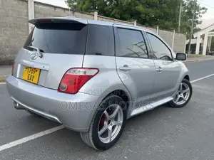 Toyota IST 2005 Silver