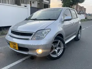 Toyota IST 2005 Silver