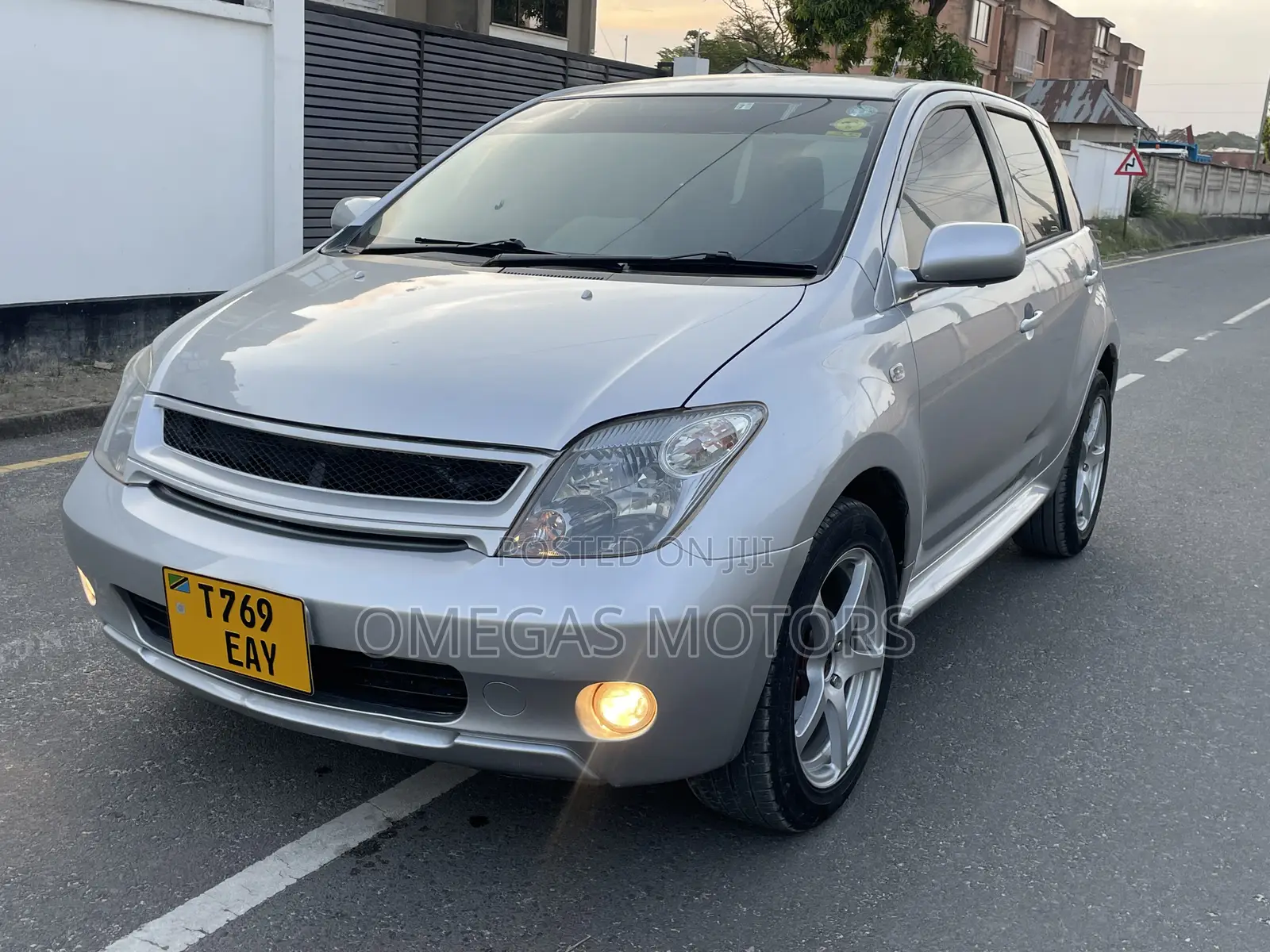 Toyota IST 2005 Silver