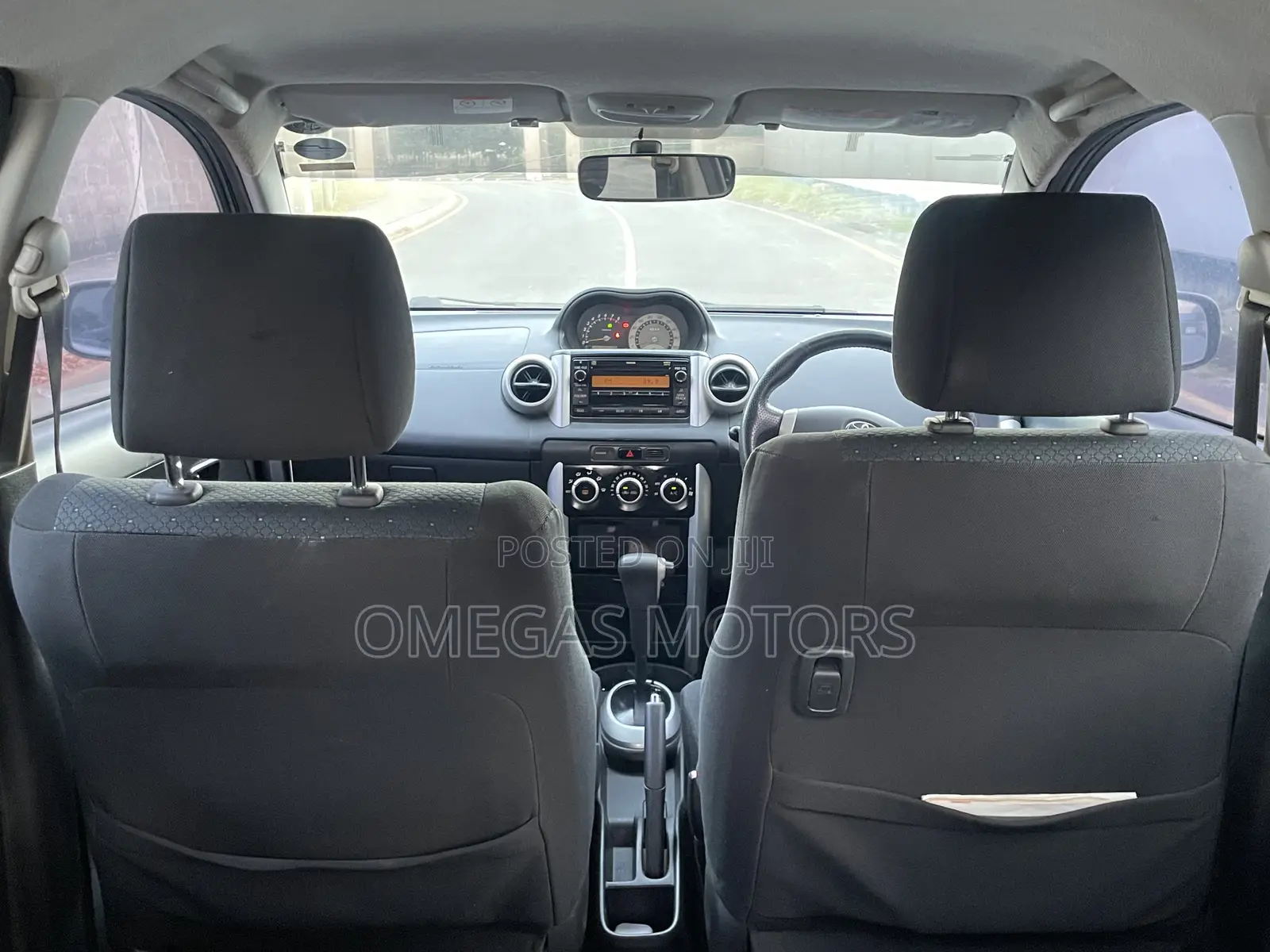 Toyota IST 2005 Silver