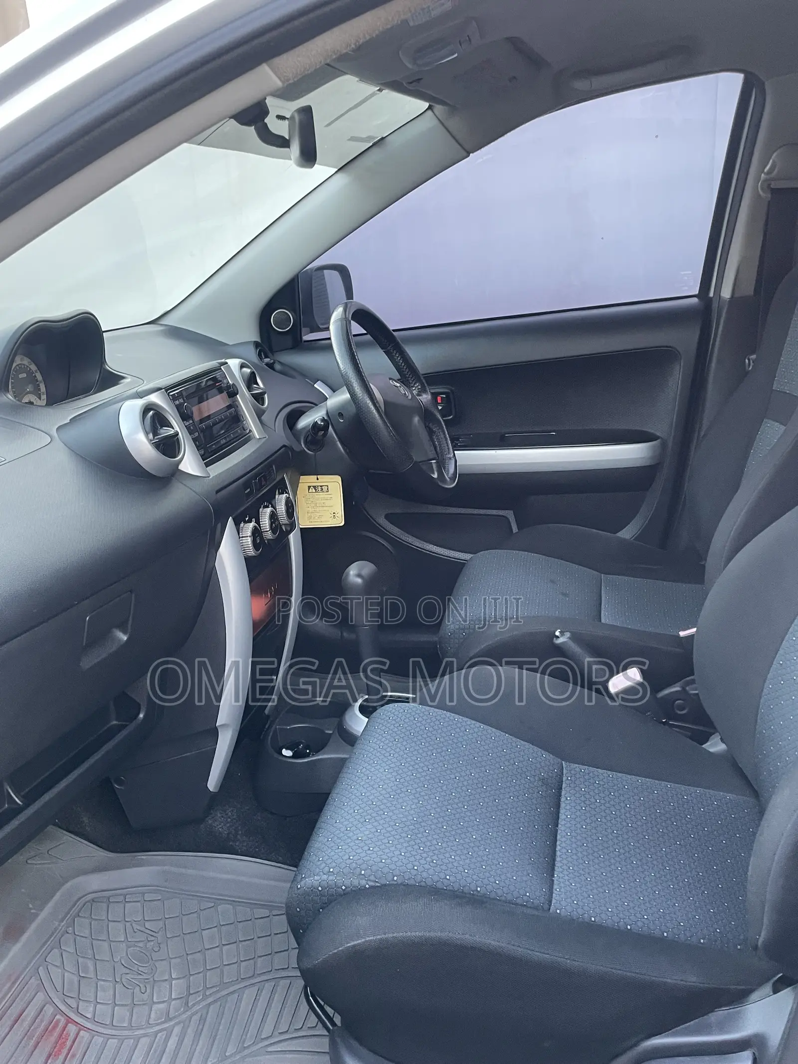 Toyota IST 2005 Silver