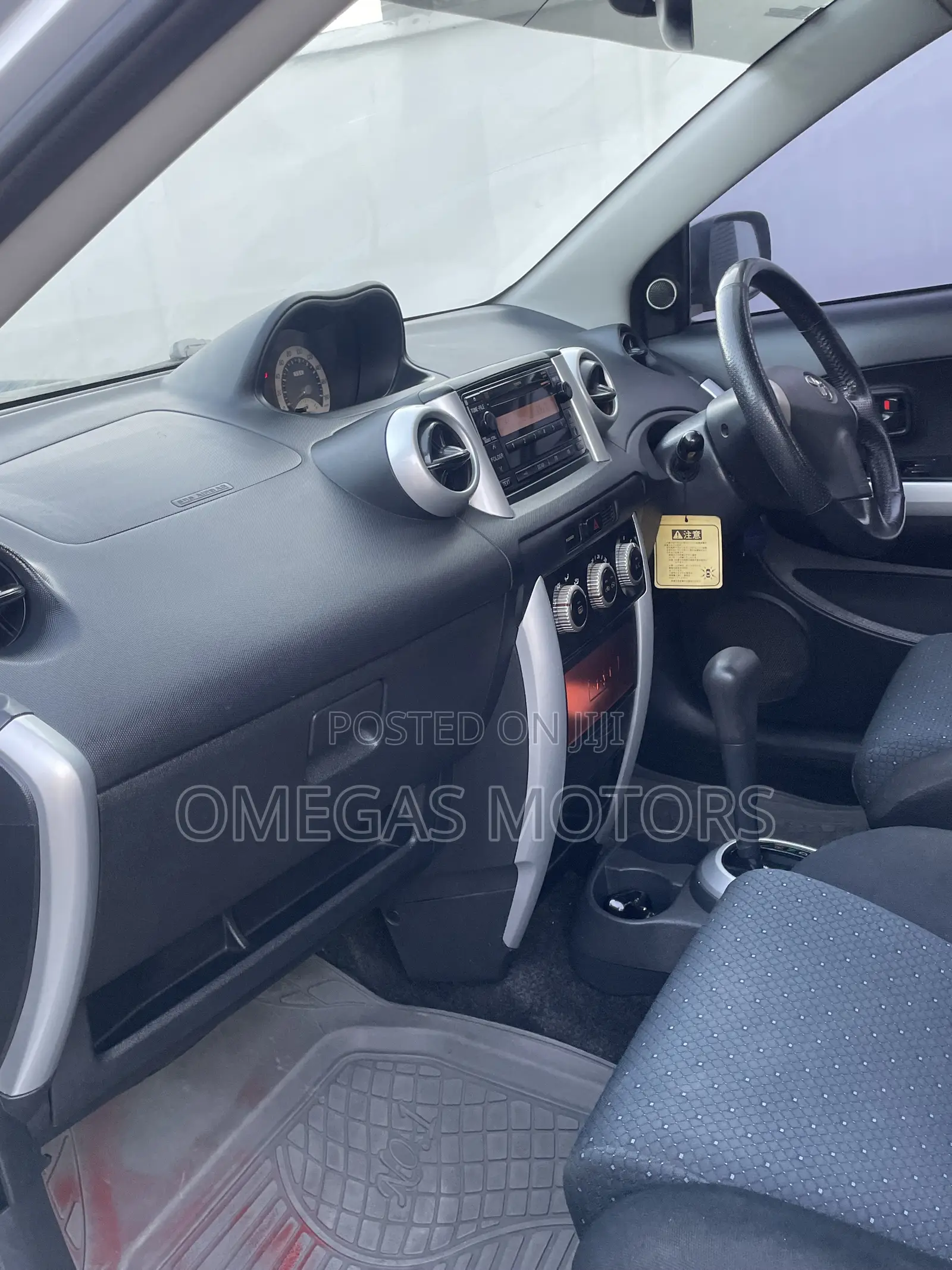 Toyota IST 2005 Silver
