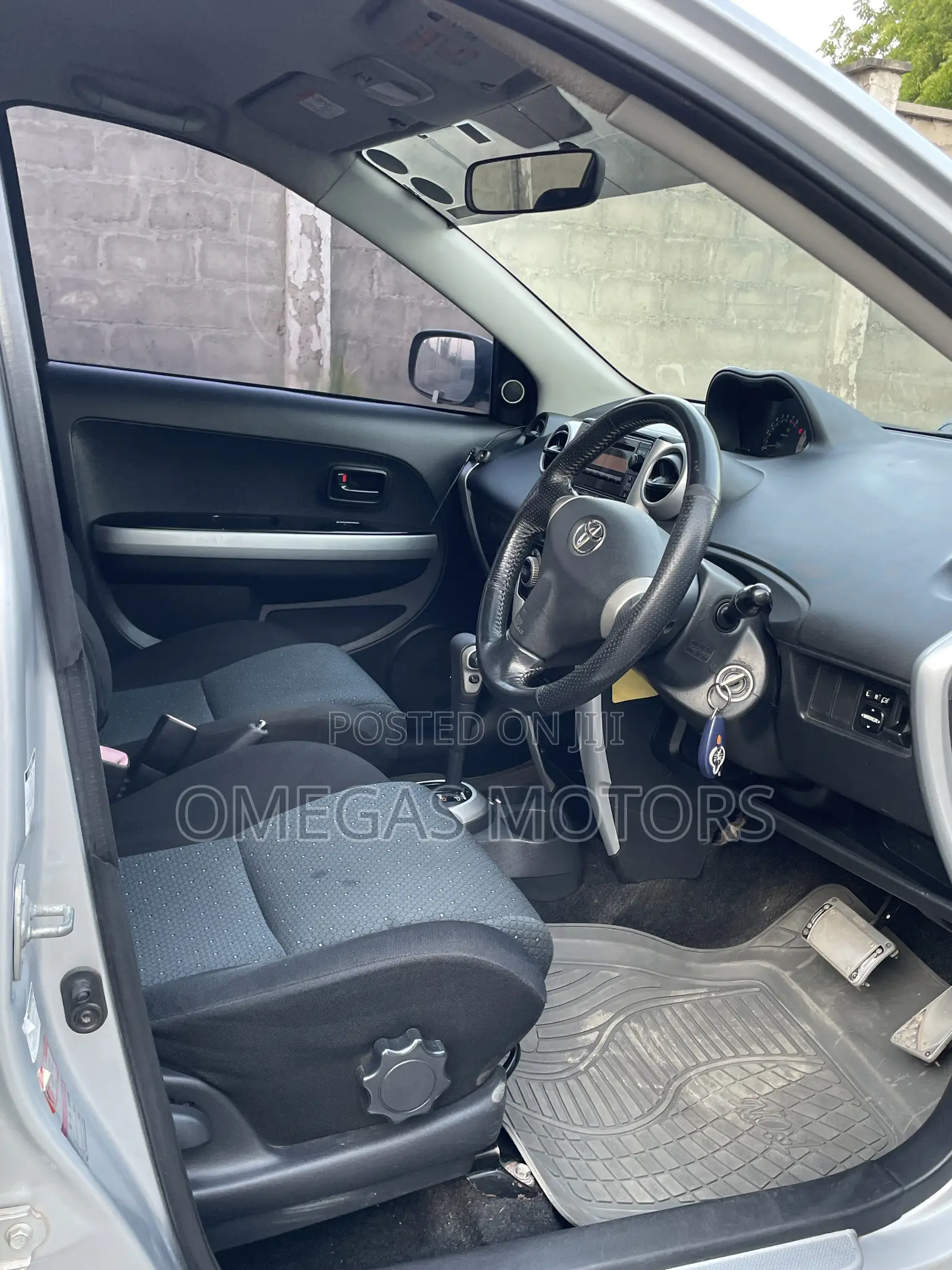 Toyota IST 2005 Silver