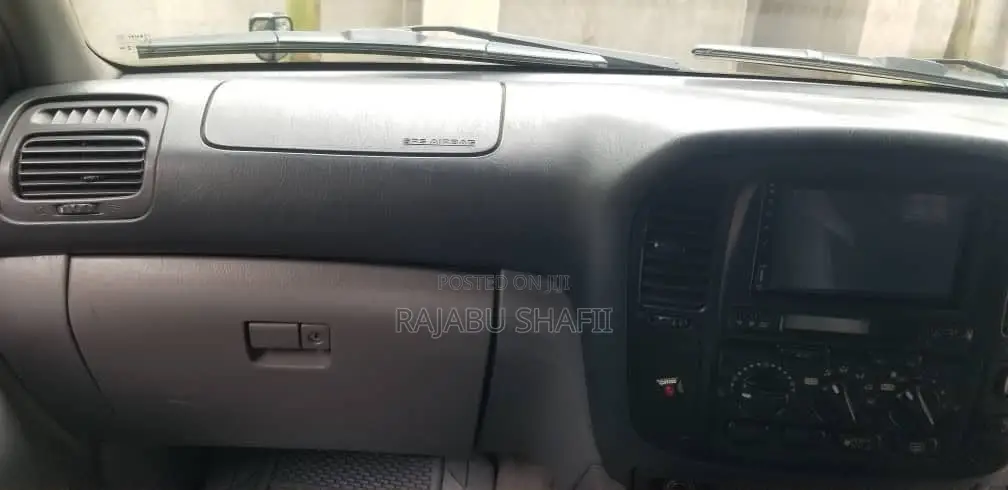 Toyota Land Cruiser HDJ 100 2003 Green