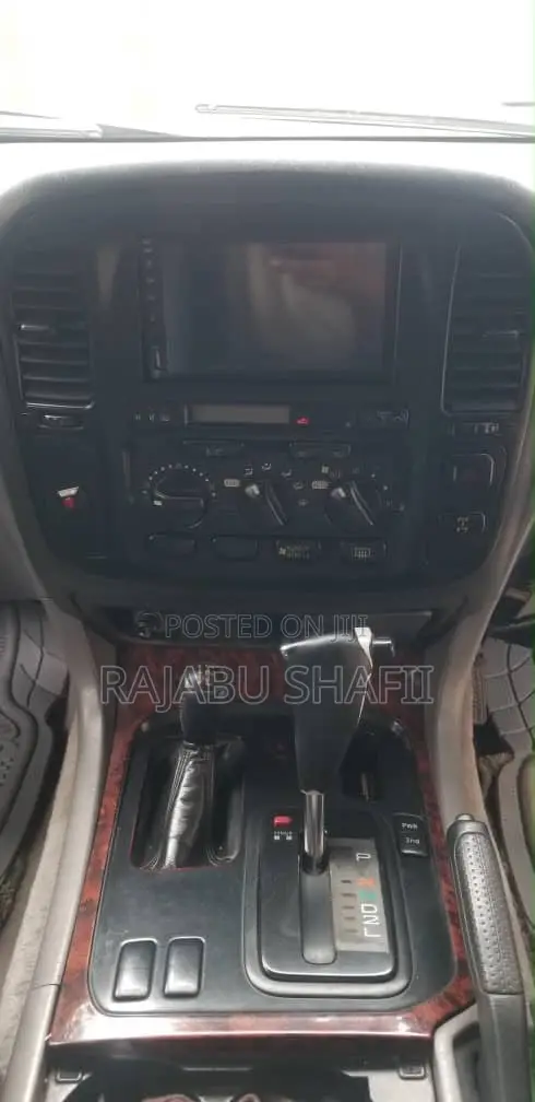 Toyota Land Cruiser HDJ 100 2003 Green