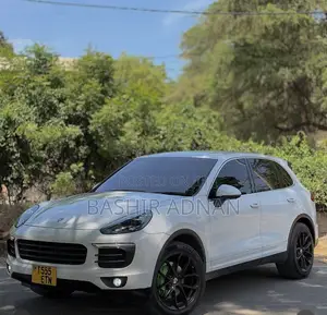 Porsche Cayenne 2017 White