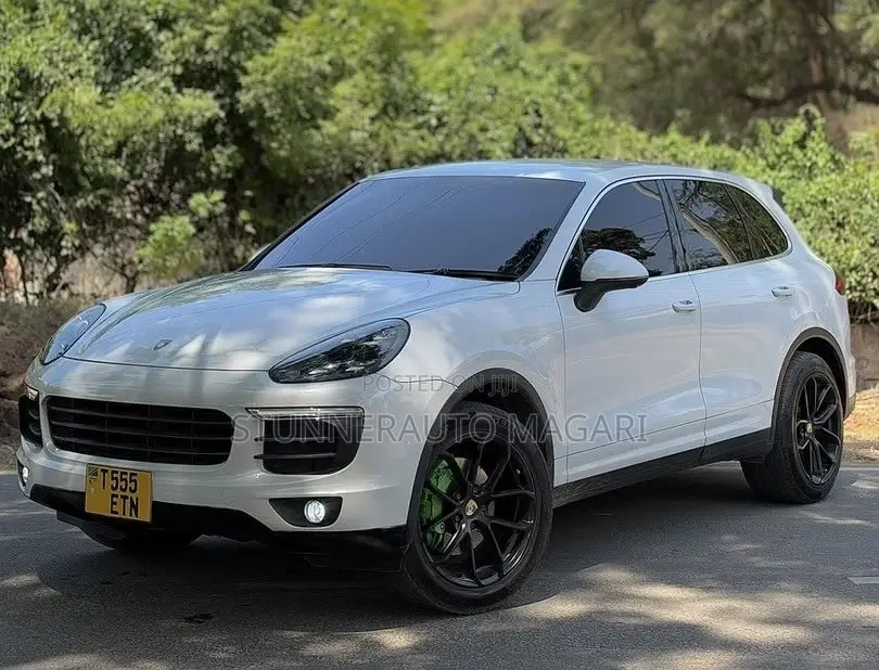 Porsche Cayenne 2017 White