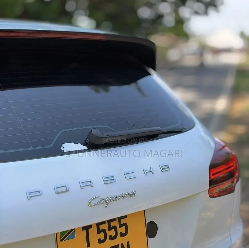 Porsche Cayenne 2017 White