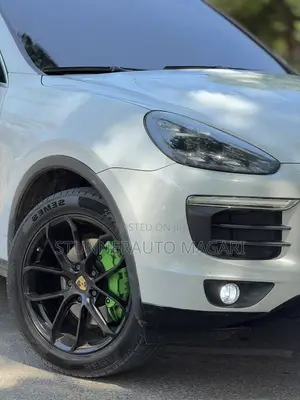Porsche Cayenne 2017 White