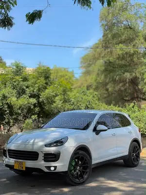 Porsche Cayenne GTS AWD 2017 Pearl