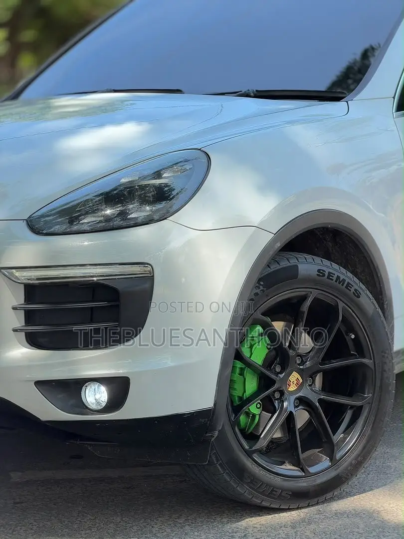 Porsche Cayenne GTS AWD 2017 Pearl