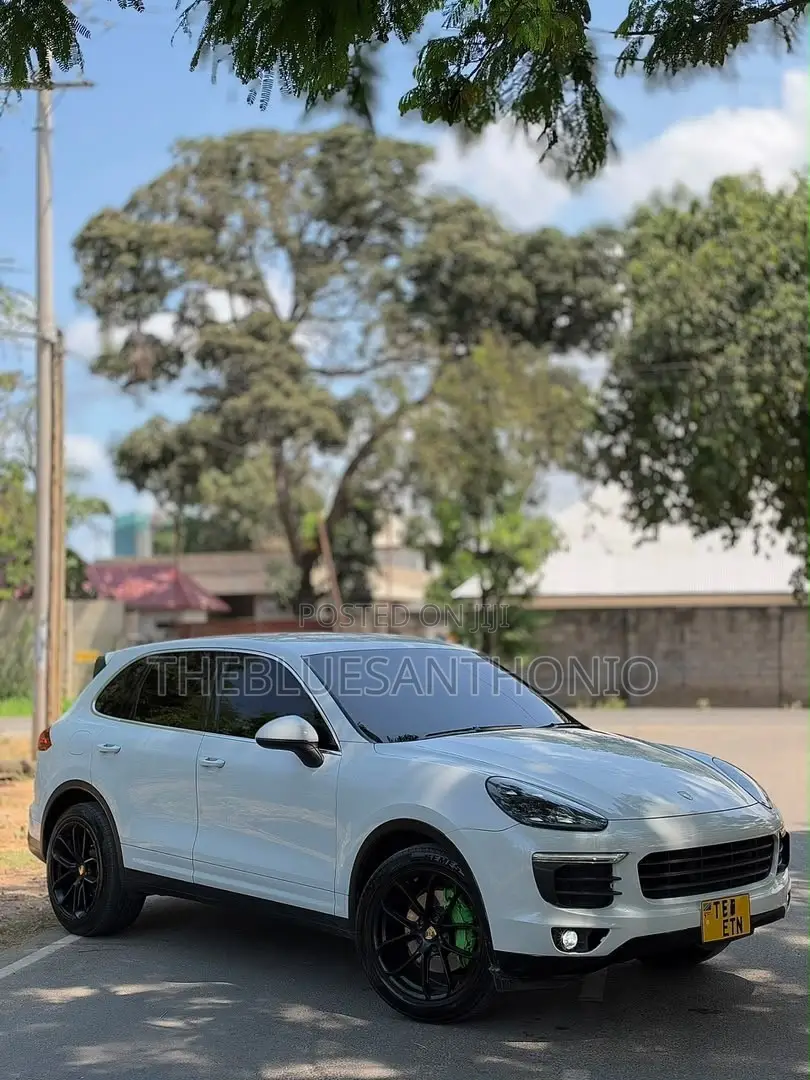 Porsche Cayenne GTS AWD 2017 Pearl