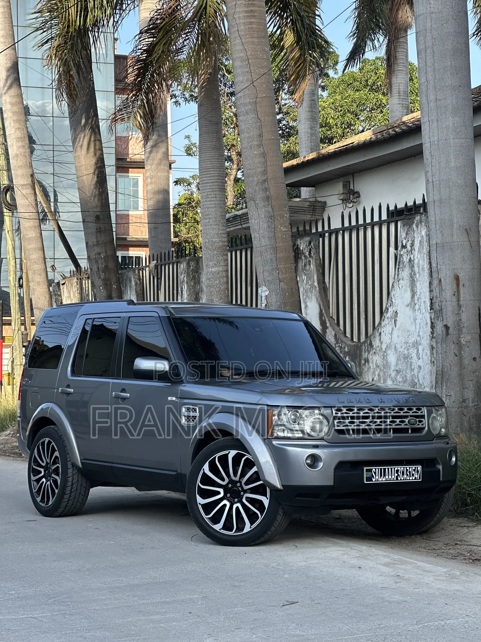 Land Rover Discovery 2012 Gray