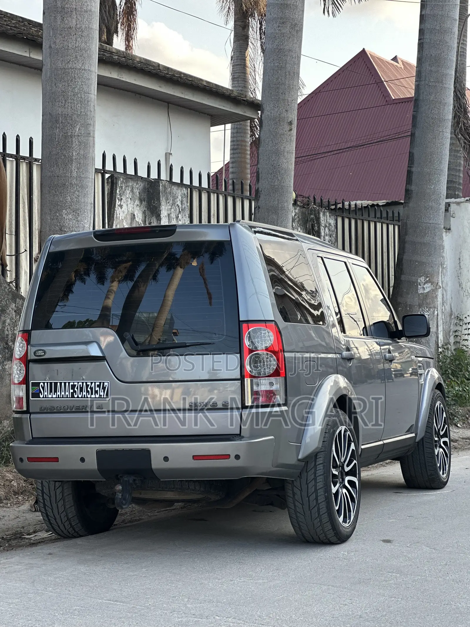 Land Rover Discovery 2012 Gray