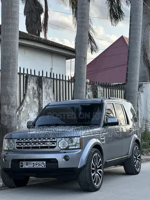 Land Rover Discovery 2012 Gray