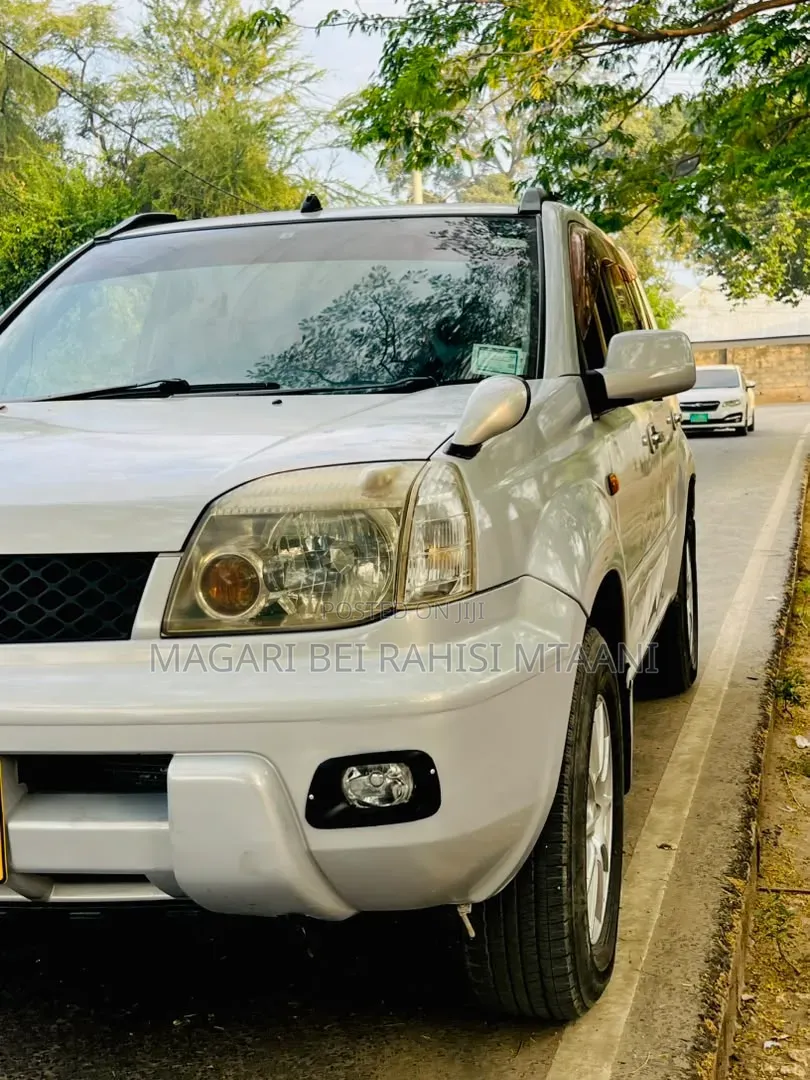 Nissan X-Trail 2004 White