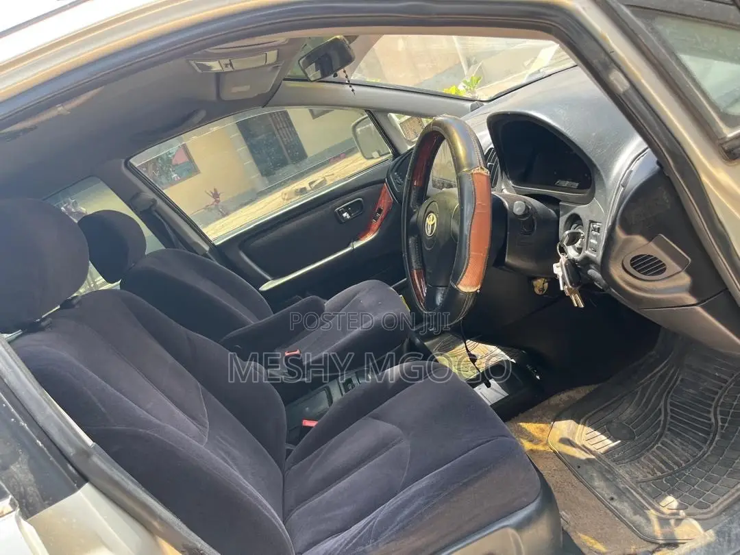 Toyota Harrier 2.2 16V 2002 Silver
