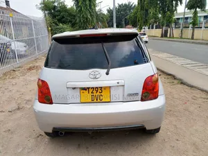 Toyota IST 2004 Silver