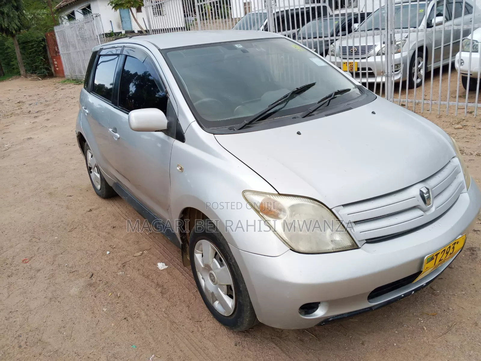 Toyota IST 2004 Silver