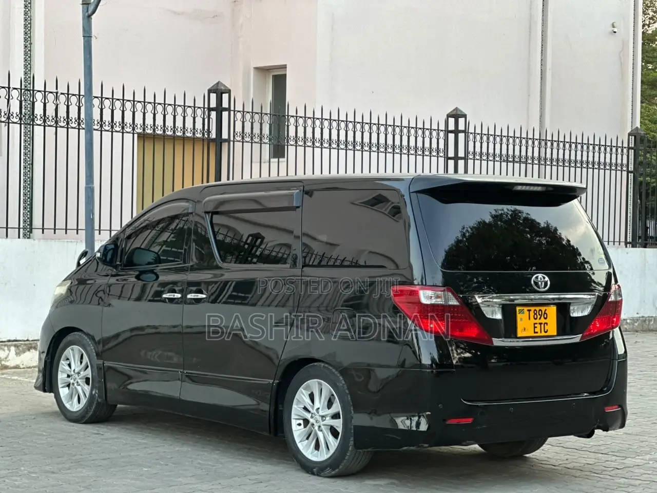 Toyota Alphard 2.4 Petrol FWD 2009 Black
