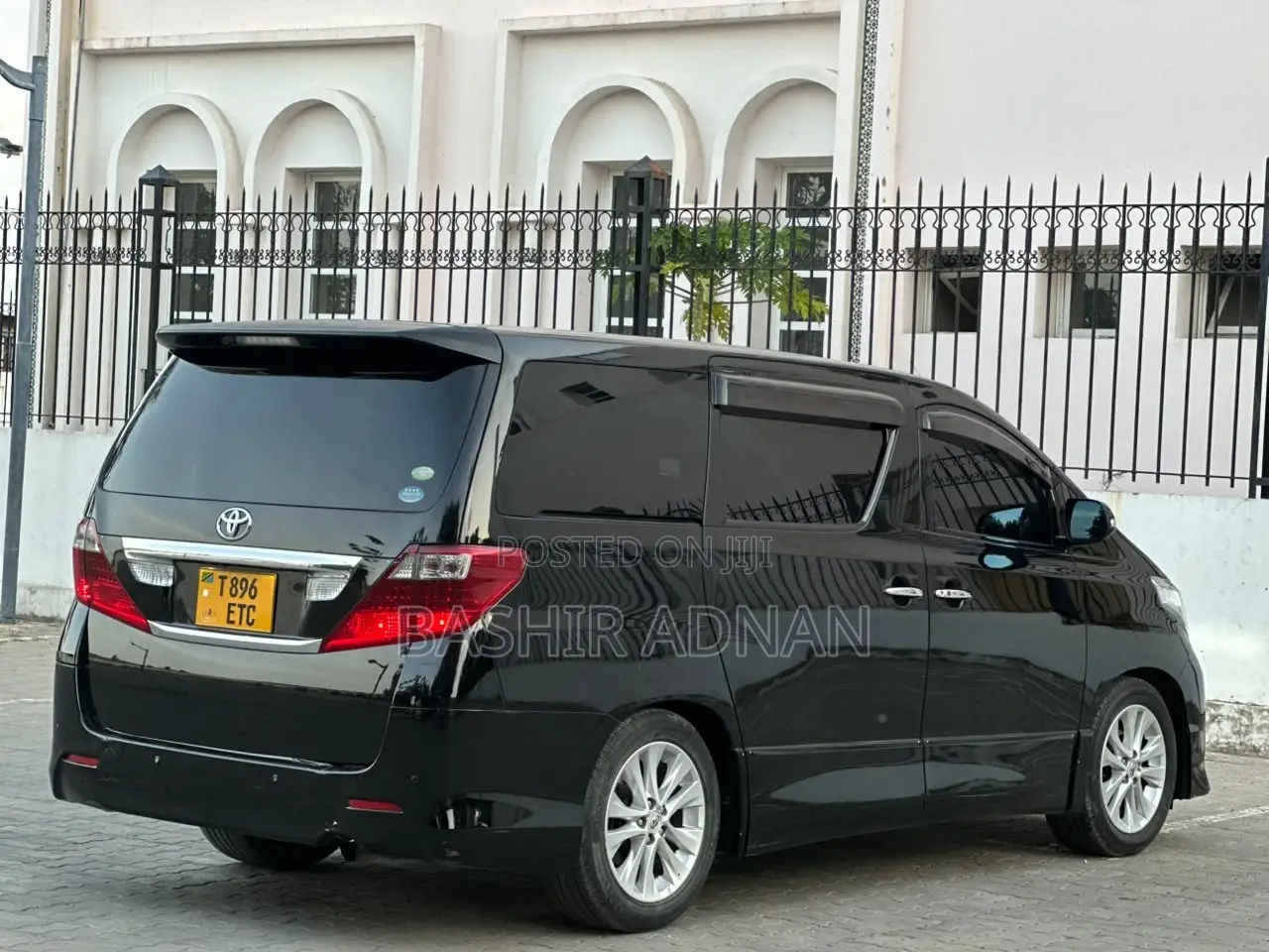 Toyota Alphard 2.4 Petrol FWD 2009 Black