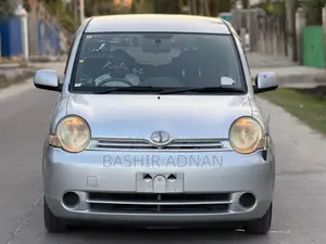 Toyota Sienta 1.5 FWD 2007 Silver