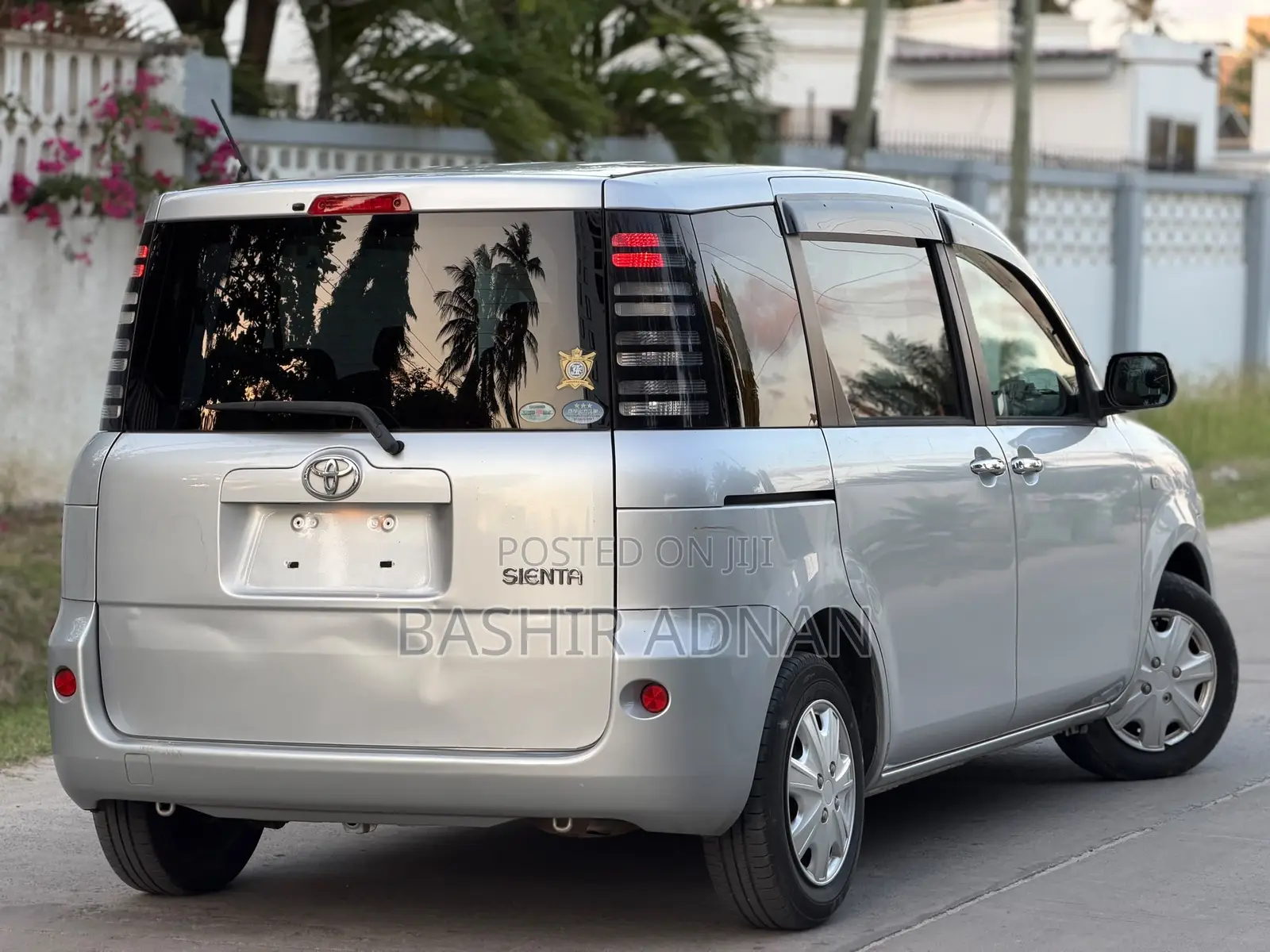 Toyota Sienta 1.5 FWD 2007 Silver