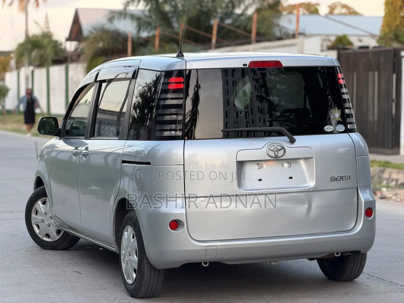 Toyota Sienta 1.5 FWD 2007 Silver