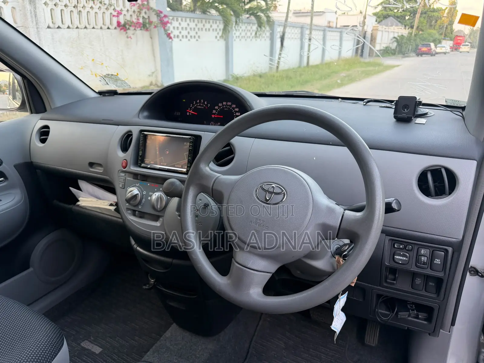 Toyota Sienta 1.5 FWD 2007 Silver
